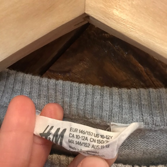 Girls H&M Long Sleeve NYC sweater Size 10-12 - Picture 4 of 5